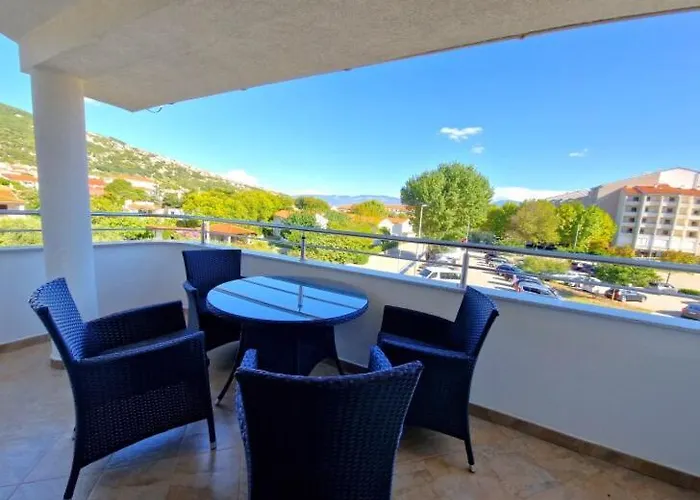 Apartment Breeze *